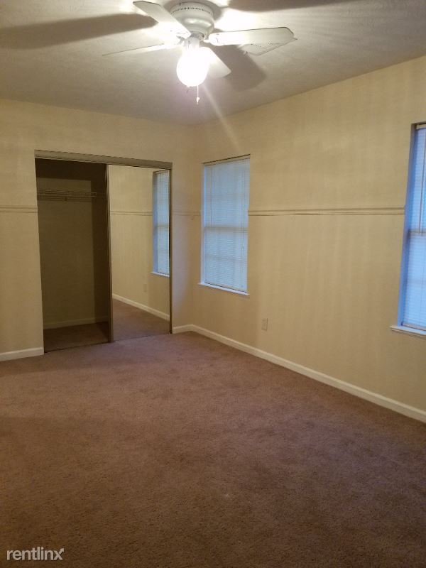 Building Photo - 5091 Village Green Way