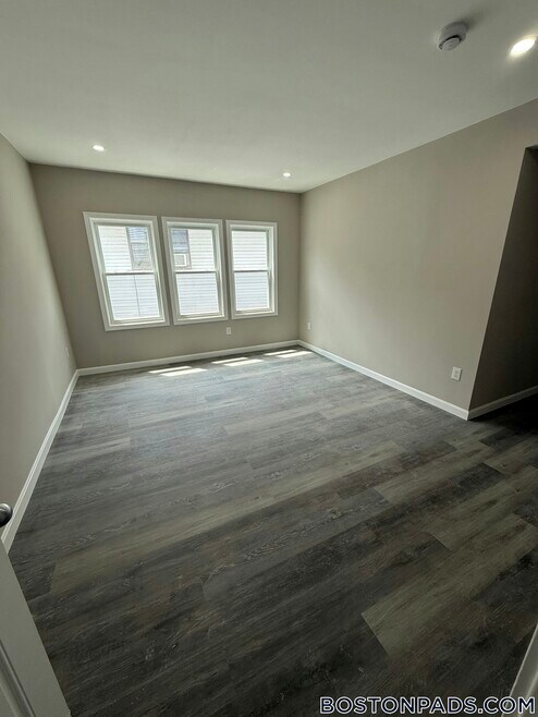 Building Photo - 16 Long Ave