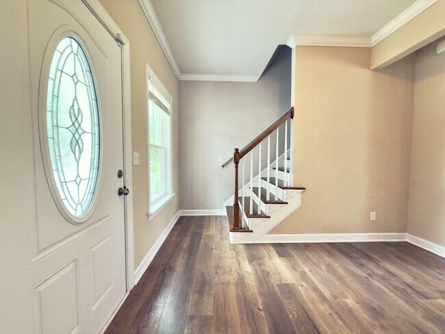 Building Photo - Newer Home
