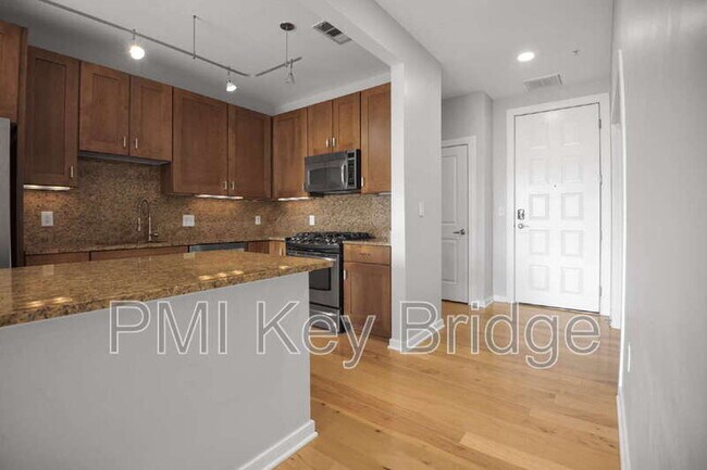 Building Photo - 2200 N Westmoreland St