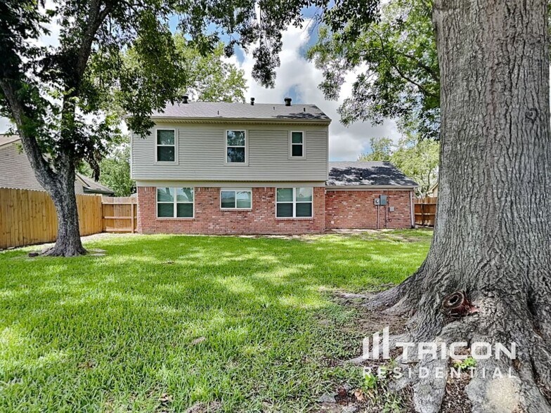 Building Photo - 2610 Townhall Ln