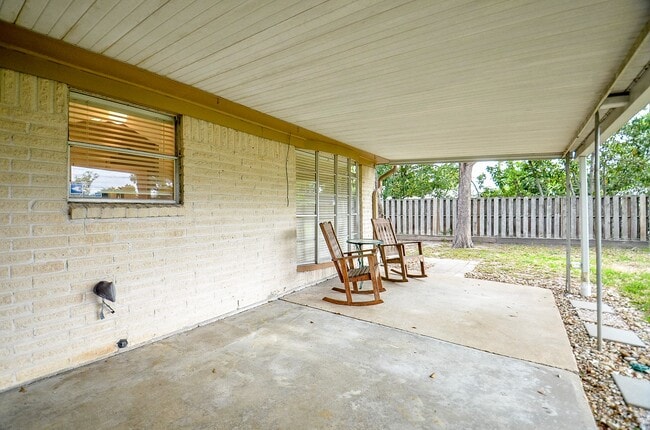 Building Photo - 7719 Lacy Hill Dr