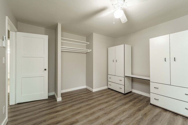 Building Photo - Krug 1201-1203