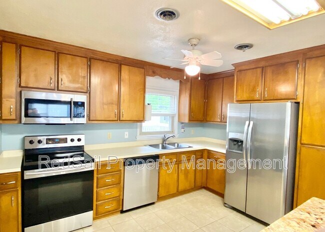 Building Photo - 119 Cindy Cir