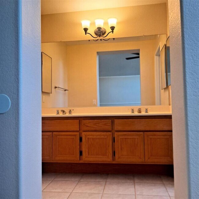 Building Photo - 1260 Ave Rosa Mundi