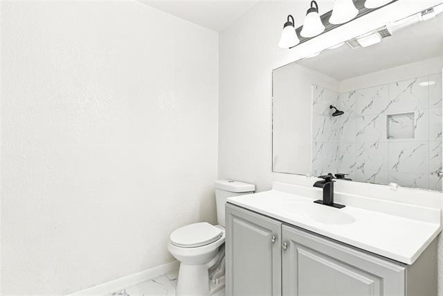 Building Photo - 308 Hickorywood St