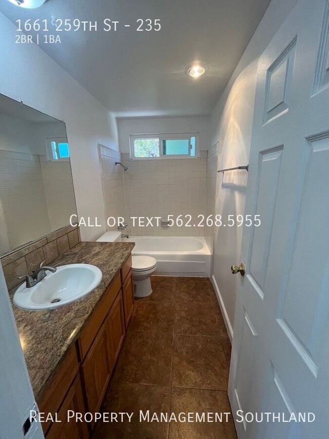 Building Photo - 2 Bed/ 1 Bath Apartment in Harbor City For...