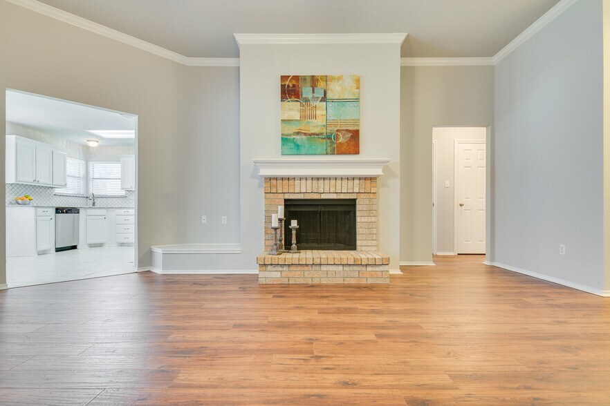 Family Room - 956 Carlin Ln