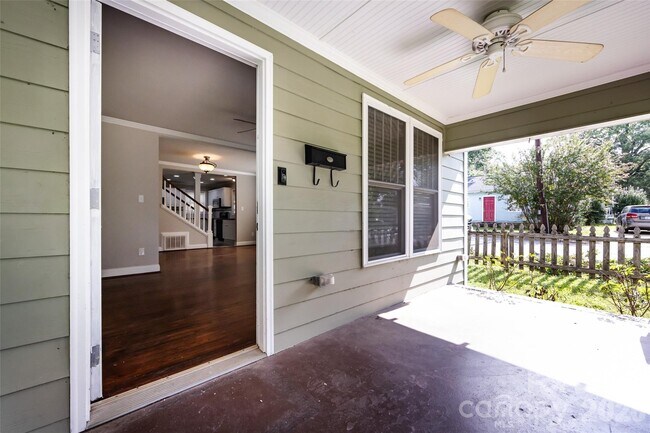 Building Photo - 1225 Kennon St