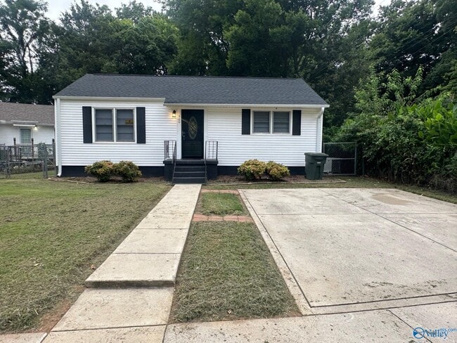 Primary Photo - 300 N Plymouth Rd NW