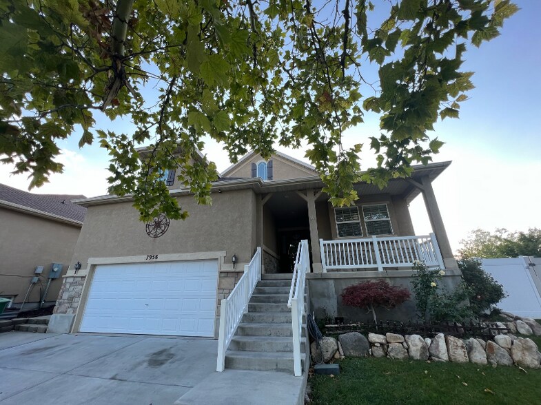 Building Photo - 7958 Big Sycamore Dr