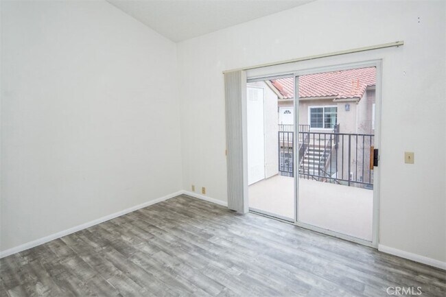 Building Photo - 29 Blue Oak