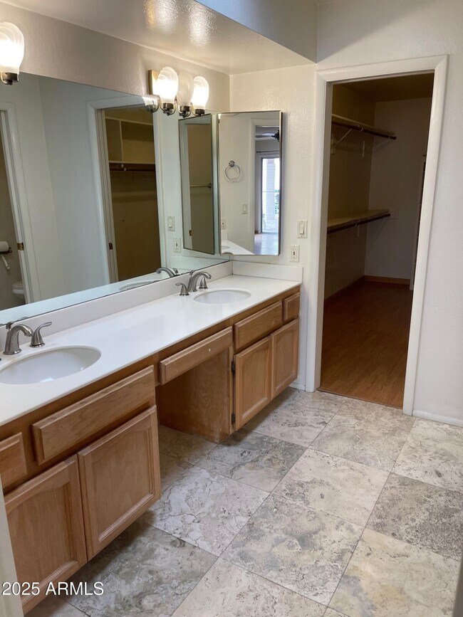 Building Photo - 8502 E San Bernardo Dr