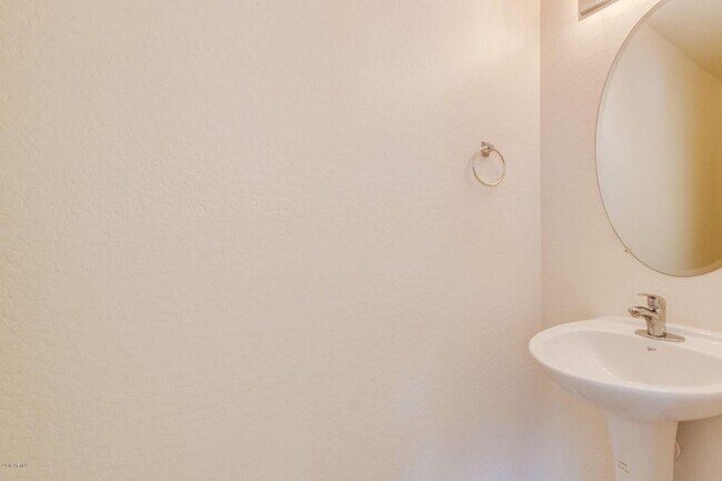 Building Photo - Beautiful 4 bed, 2.5 bath in Maricopa!