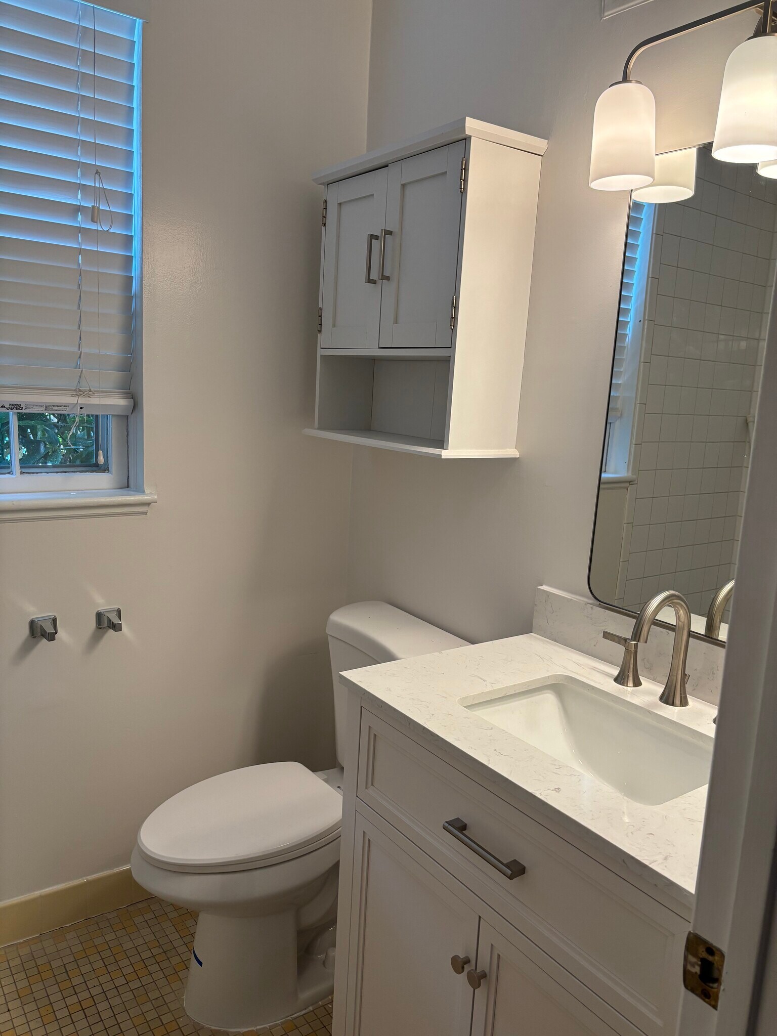 Main level bathroom - 3441 S Stafford St