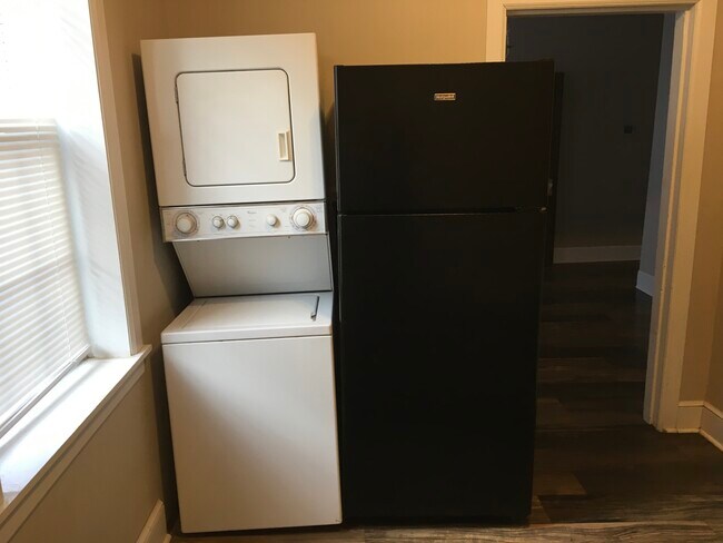 Building Photo - 312 Wayne St