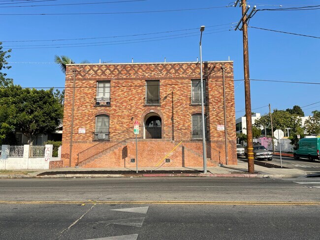 Building Photo - 1443 N Alvarado St