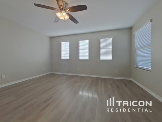 Building Photo - 1080 S 151st Ln
