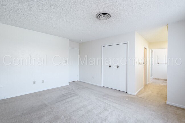 Building Photo - 3 Bedroom/2 Bath with a Pool - $2495 Per M...