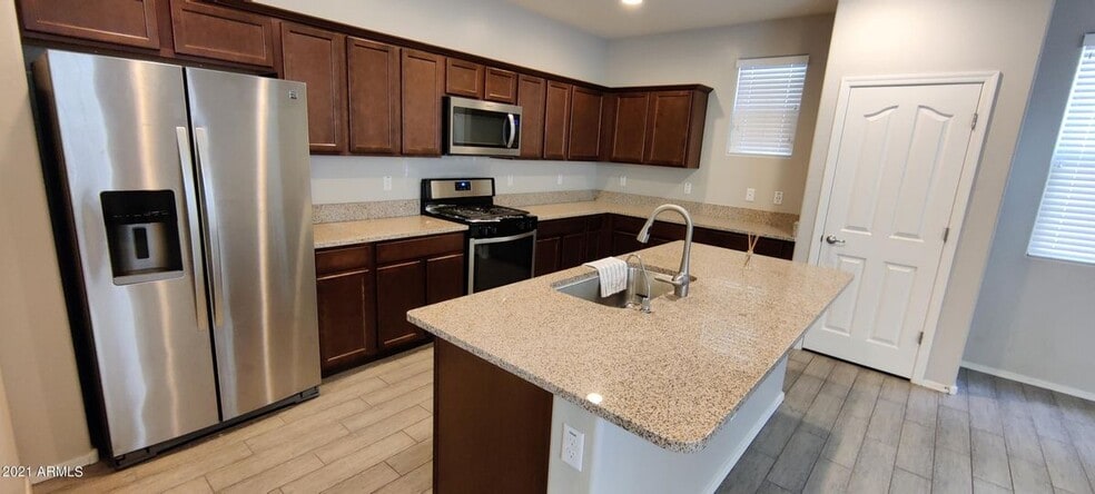 Building Photo - 2857 E Detroit St