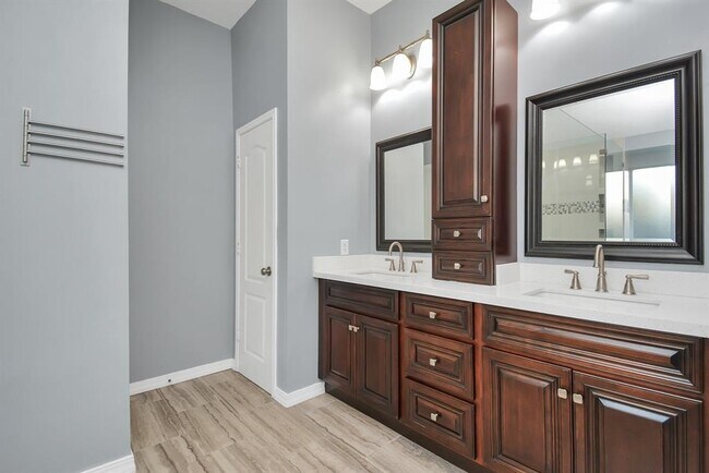 Building Photo - 20210 Black Canyon Dr