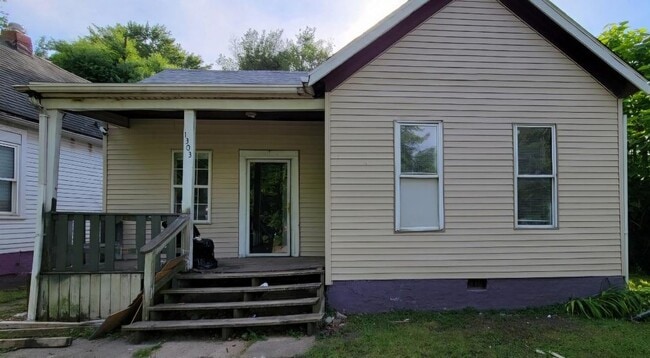 Building Photo - 1303 S 12th St