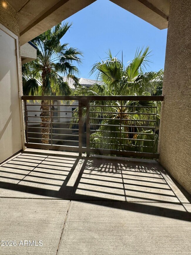 Building Photo - 1701 E Colter St