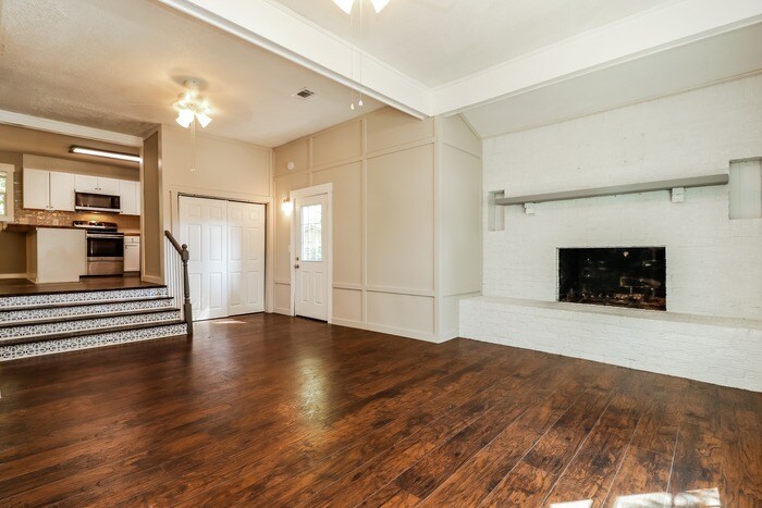 Building Photo - 1865 Jaywood Cir