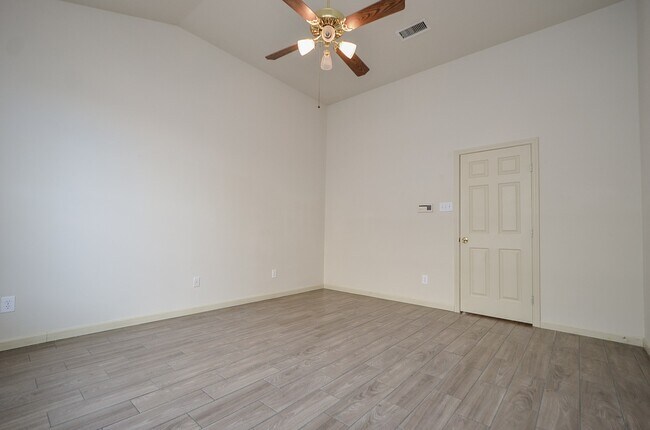 Building Photo - 14027 Wheatbridge Dr