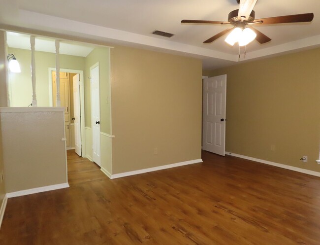 Building Photo - South Tyler - Beautiful 3 Bedroom, 2 Bath ...