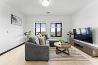 Building Photo - 600 Broadway-SI ID1240310P