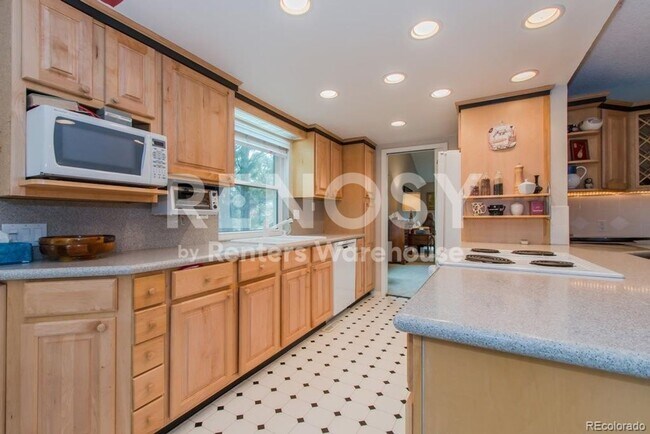 Building Photo - 5 Bed 3 Bath | Centennial CO | Available Auguest 2026