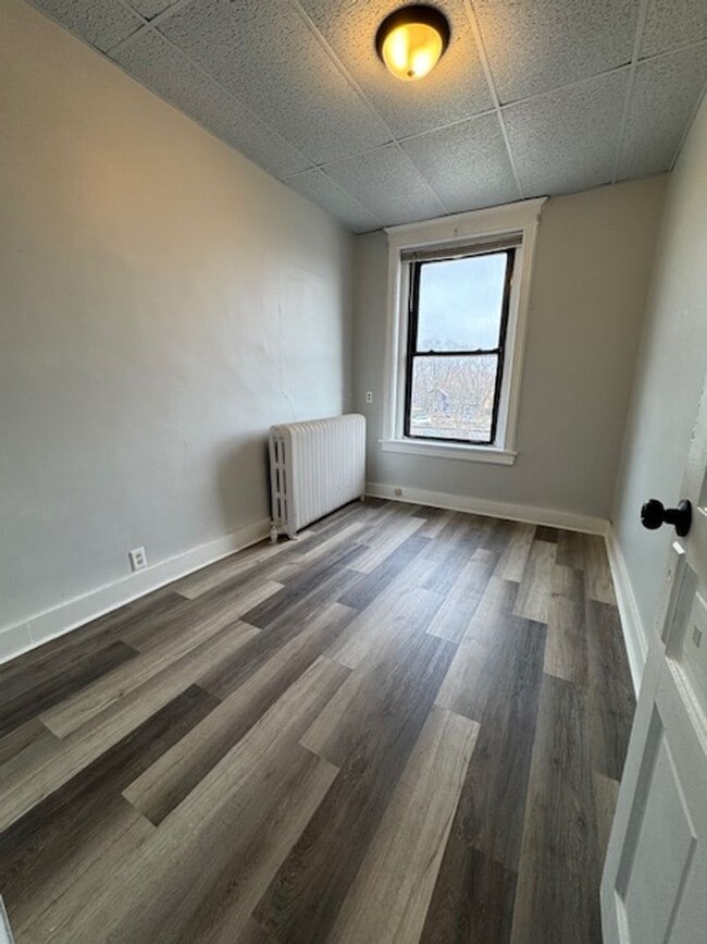 Building Photo - 155 N Main St