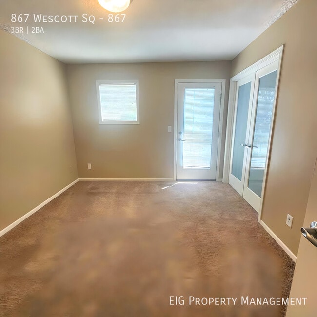 Building Photo - 867 Wescott Square