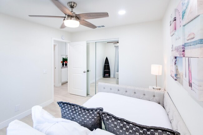 Building Photo - 79361 Port Royal Ave