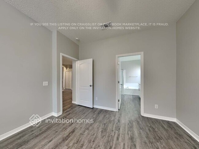 Building Photo - 10332 Goldenbrook Way