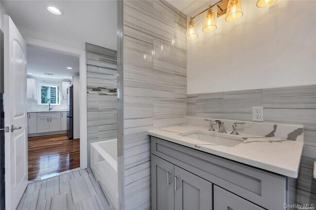 Building Photo - 177 Waverly Ave