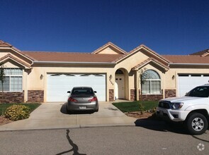 Building Photo - Townhome in Hurricane