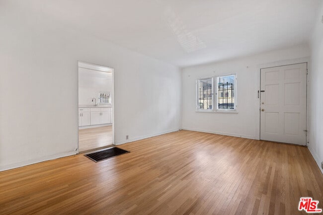 Building Photo - 11924 Rochester Ave