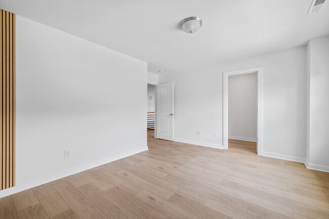 Building Photo - Spacious 5 Bedroom 3 Bath Home in highly sought after Walnut Creek!