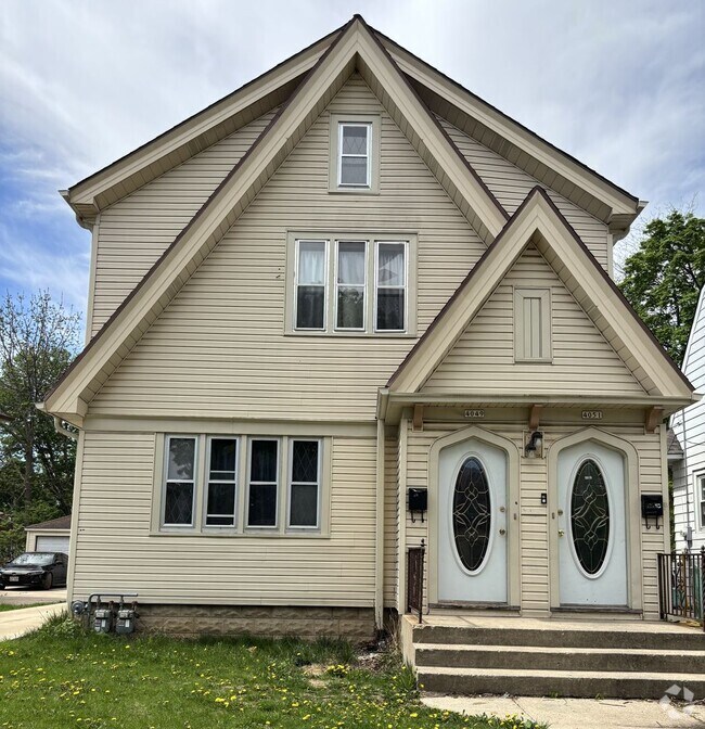 Building Photo - 4049 N Elmhurst Rd