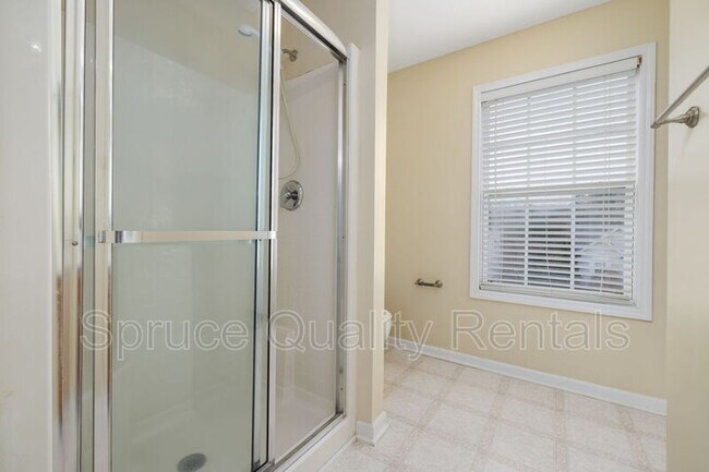 Building Photo - 303 Whitney Ln