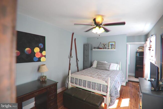 Building Photo - 1223 Haubert St