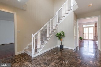 Building Photo - 17 Landon Way