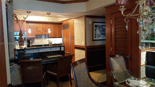 Building Photo - 3101 S Ocean Dr