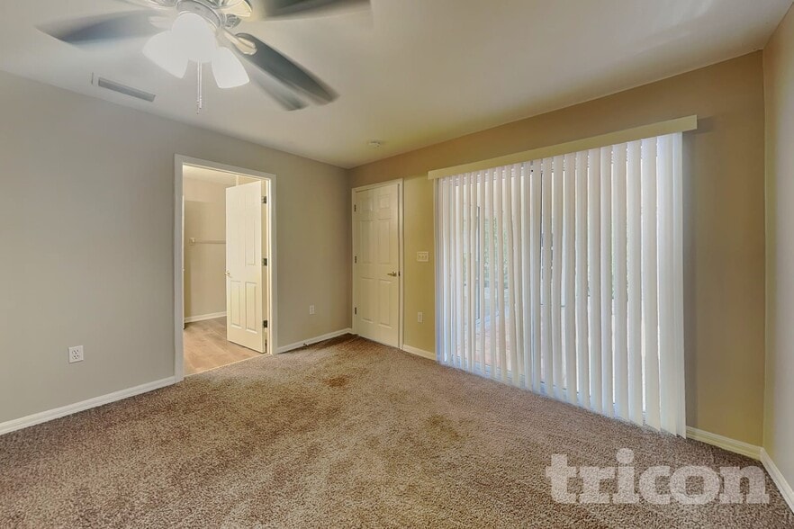 Building Photo - 3124 58th Terrace E