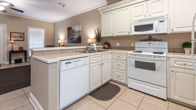 Building Photo - Woodshire Duplexes & Townhomes