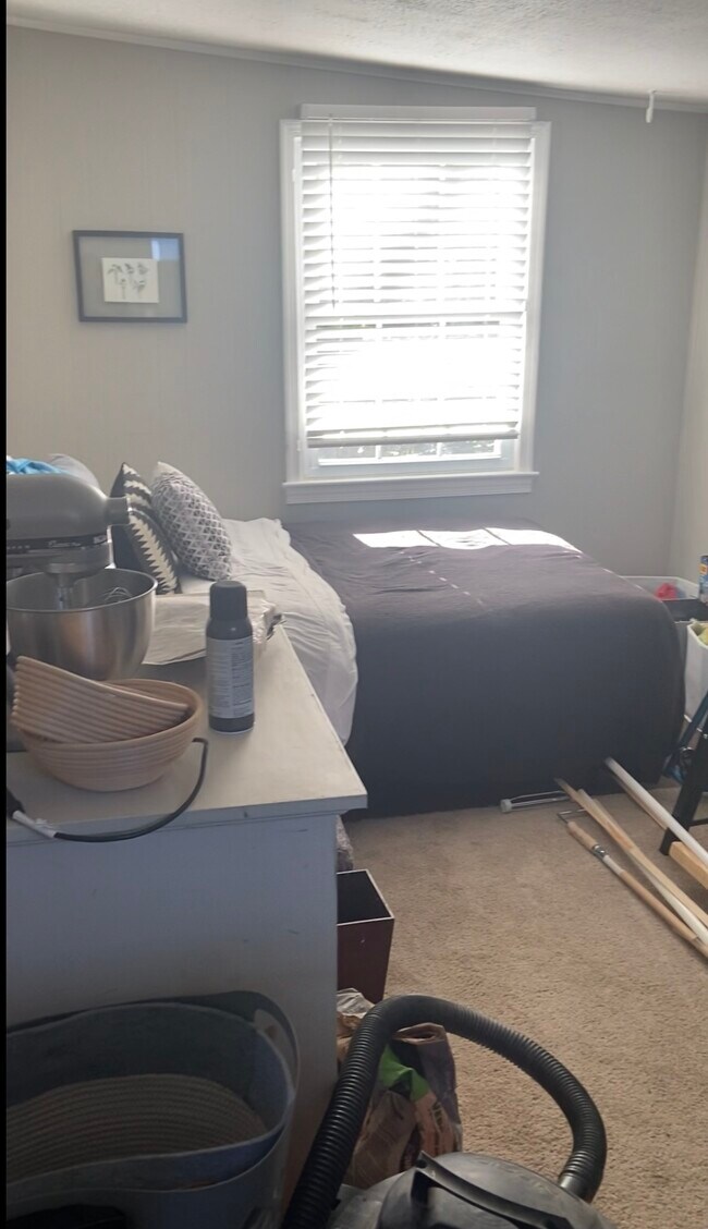 2nd bedroom - 6258 Lee highways