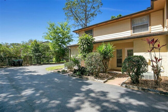 Building Photo - 2727 Gray Fox Ln