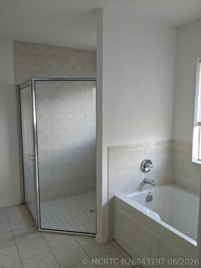 Building Photo - 1804 Blue Heron Ln